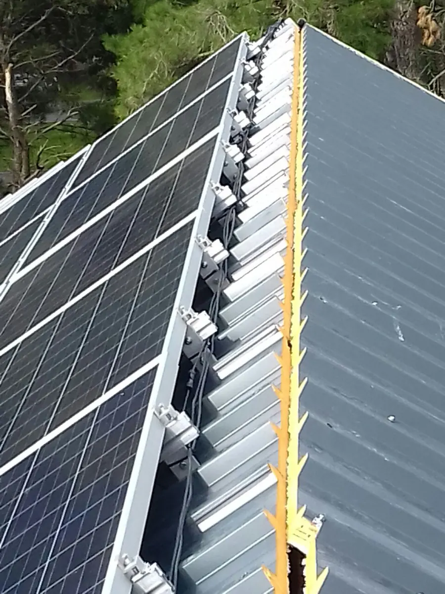 Panel sandwich térmico PanelYA compatible con paneles solares — vivienda Ezeiza